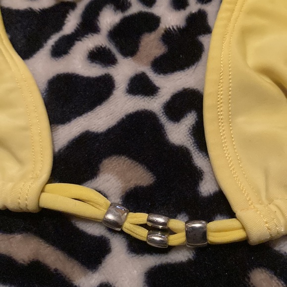 Yellow bikini top - Picture 2 of 7
